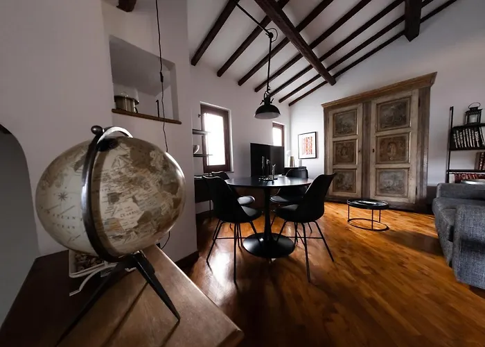 Tina\'S Apartment